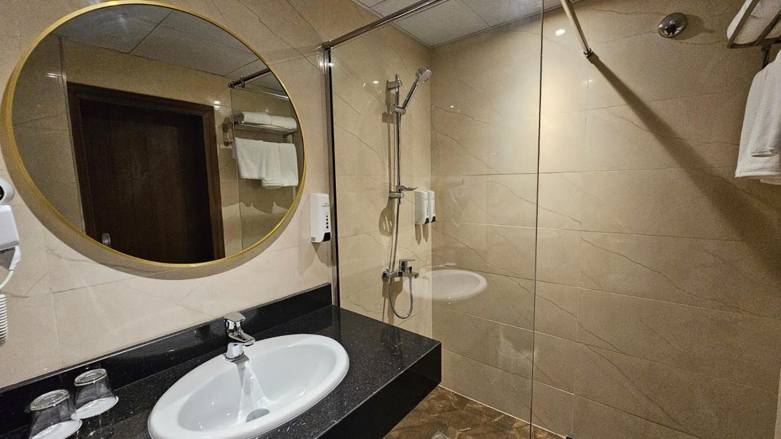 Deluxe Room,1600332445:JPEG