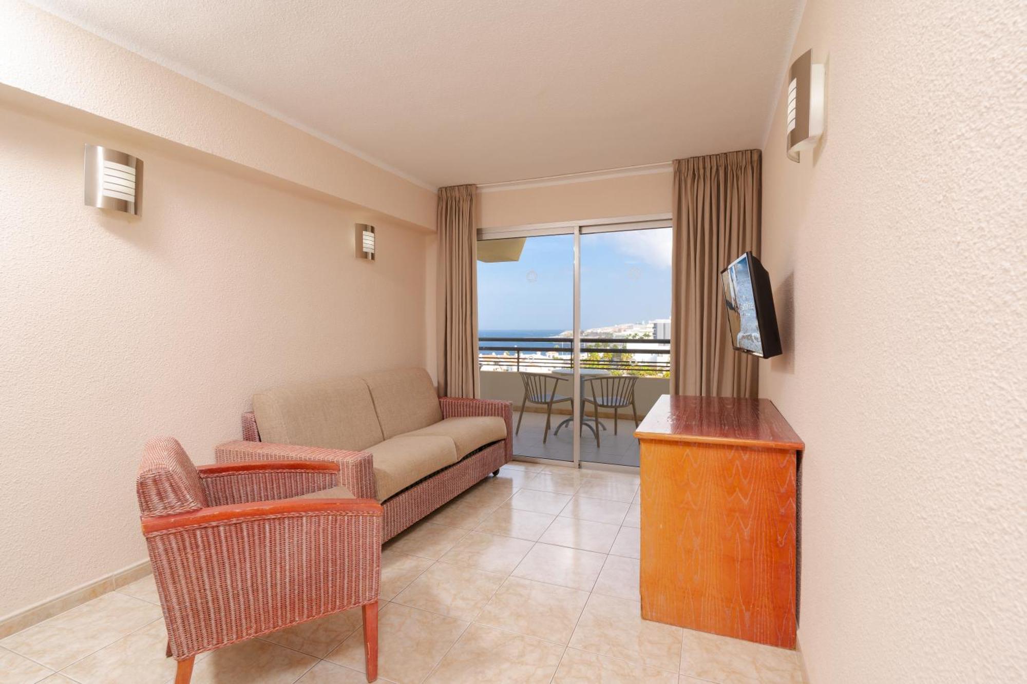 One-Bedroom Apartment Superior (1 Adult)