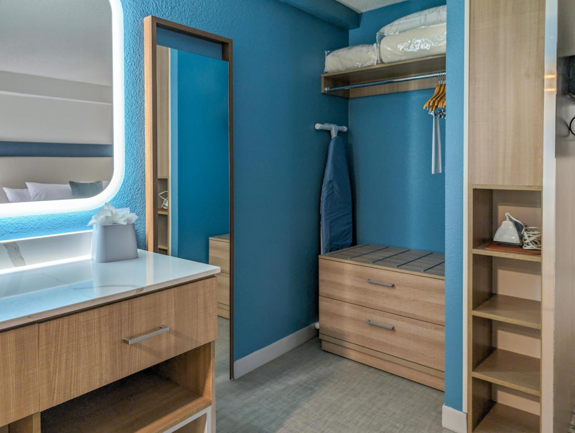 Suite Studio Lit Queen-Size