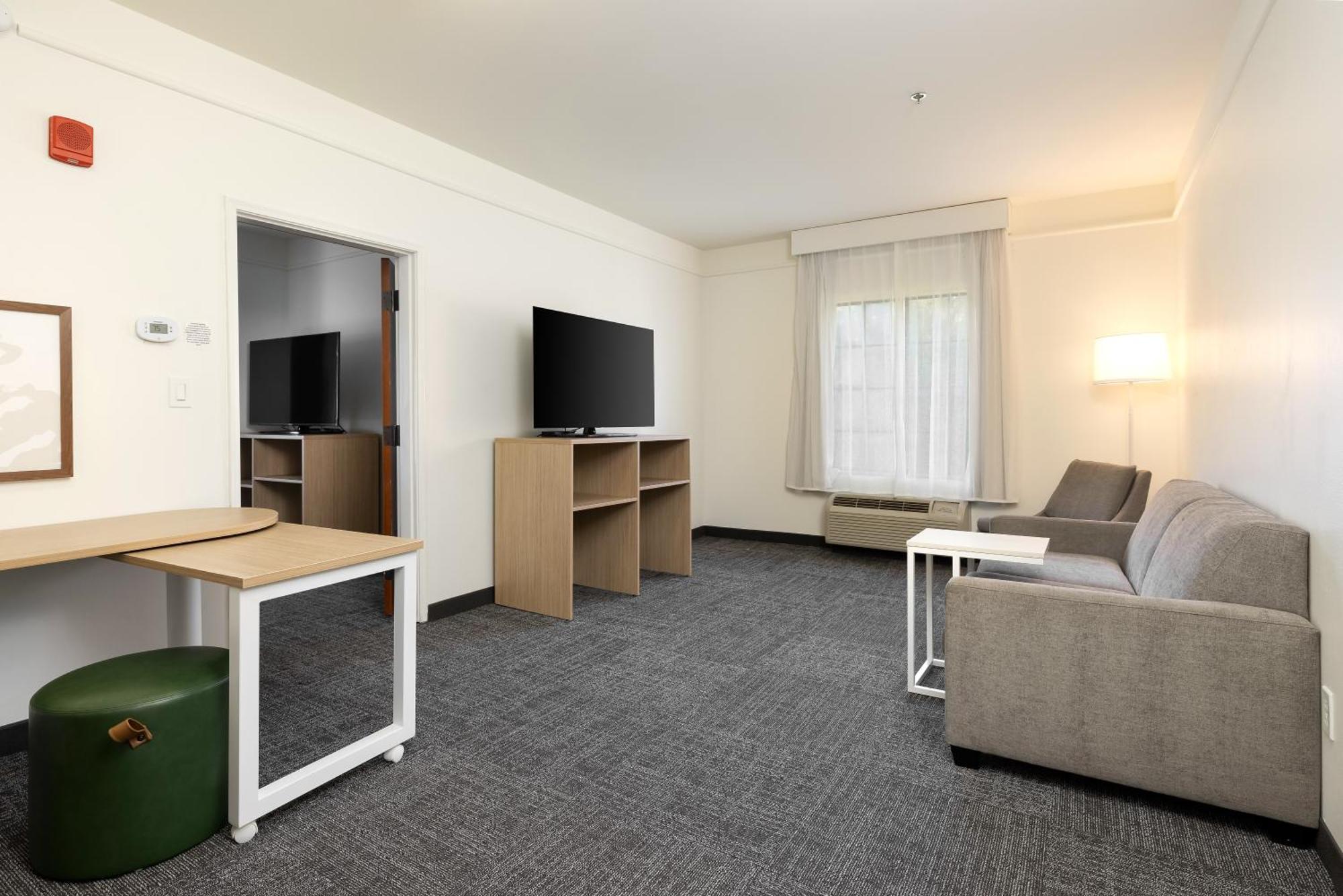 One-Bedroom King Suite,1604090583:JPEG