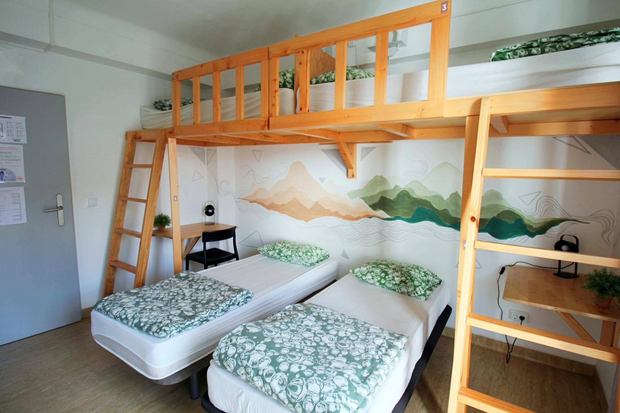Cama em Dormitório Misto com 4 Camas