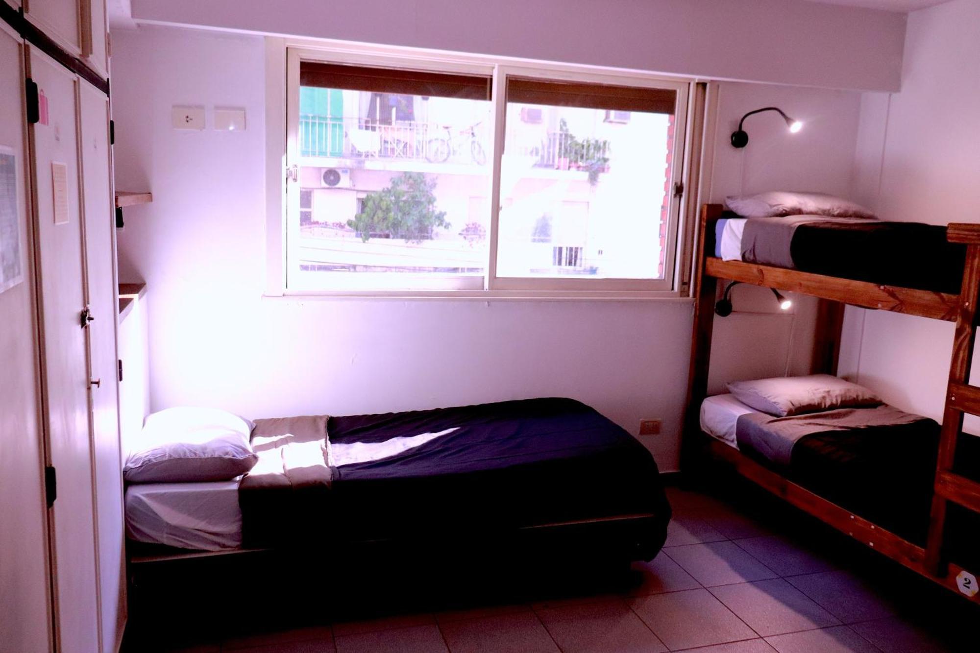 Habitación Cuádruple Económica con baño compartido