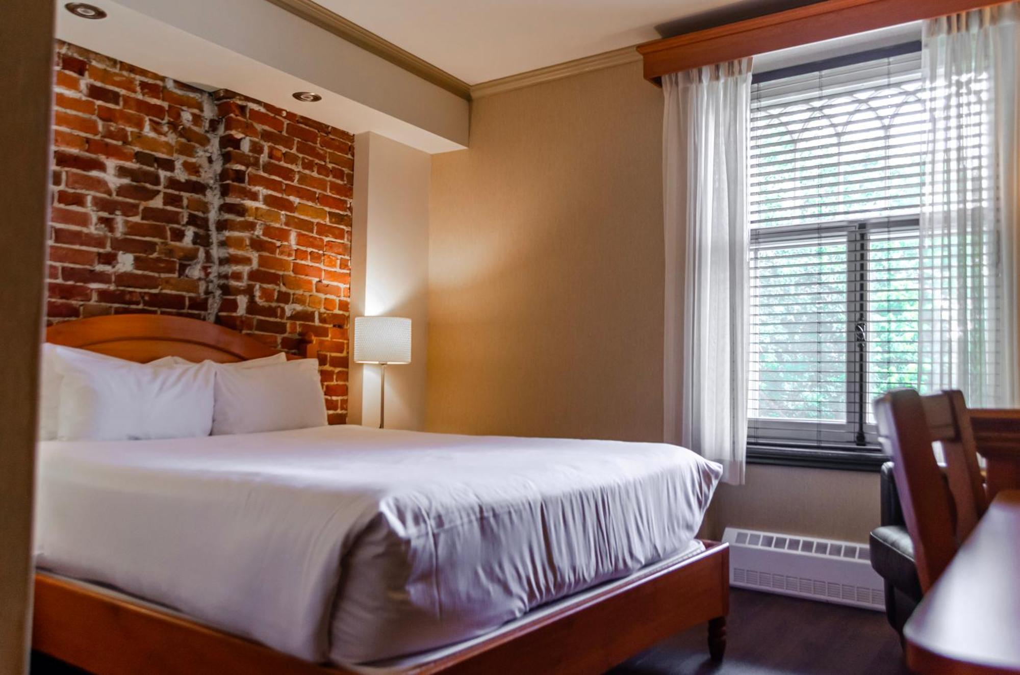 Superior Queen Room,1605371380:JPEG