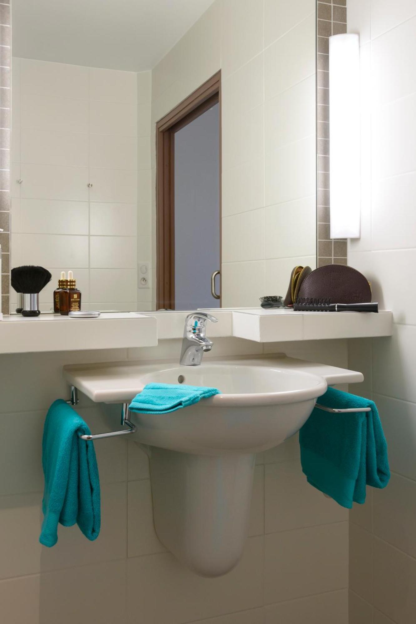 2 Doppelzimmer mit Verbindungstür