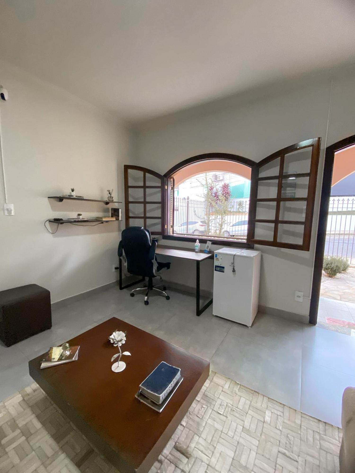 Quarto Triplo com Banheiro Privativo