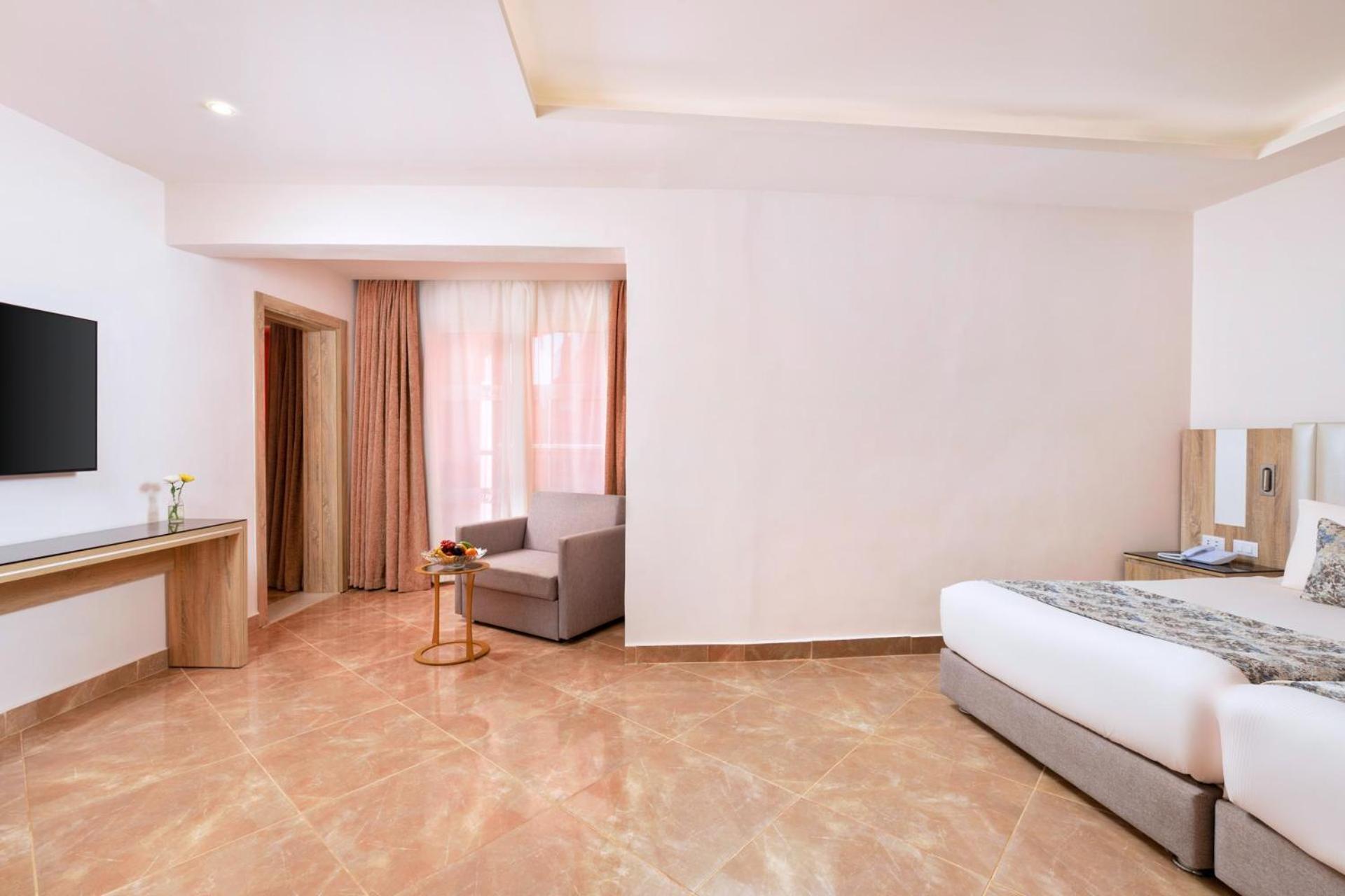 Deluxe Family Room,1606559721:JPEG
