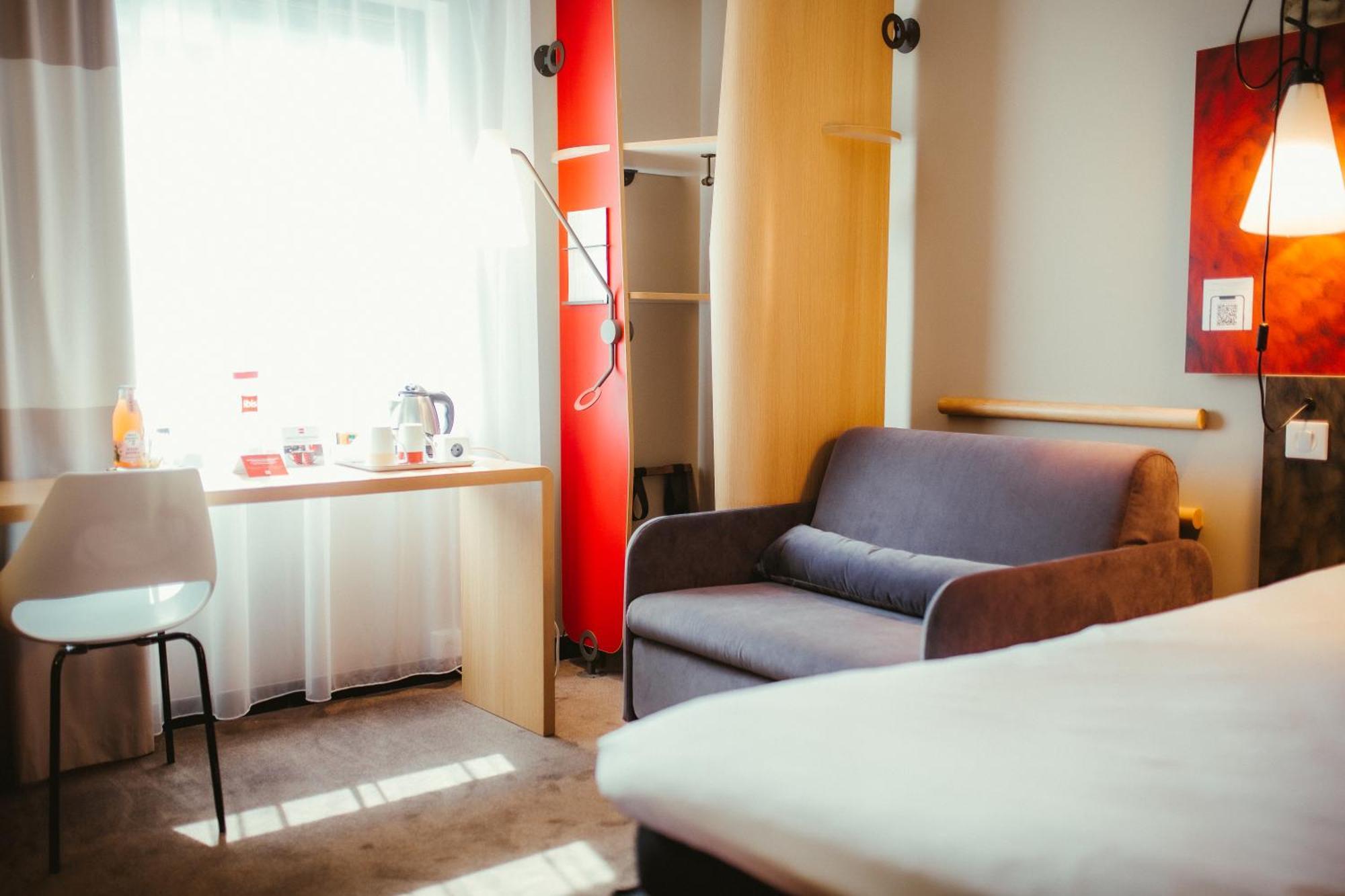 Standaard Kamer met 1 Tweepersoonsbed en Eenpersoonsslaapbank