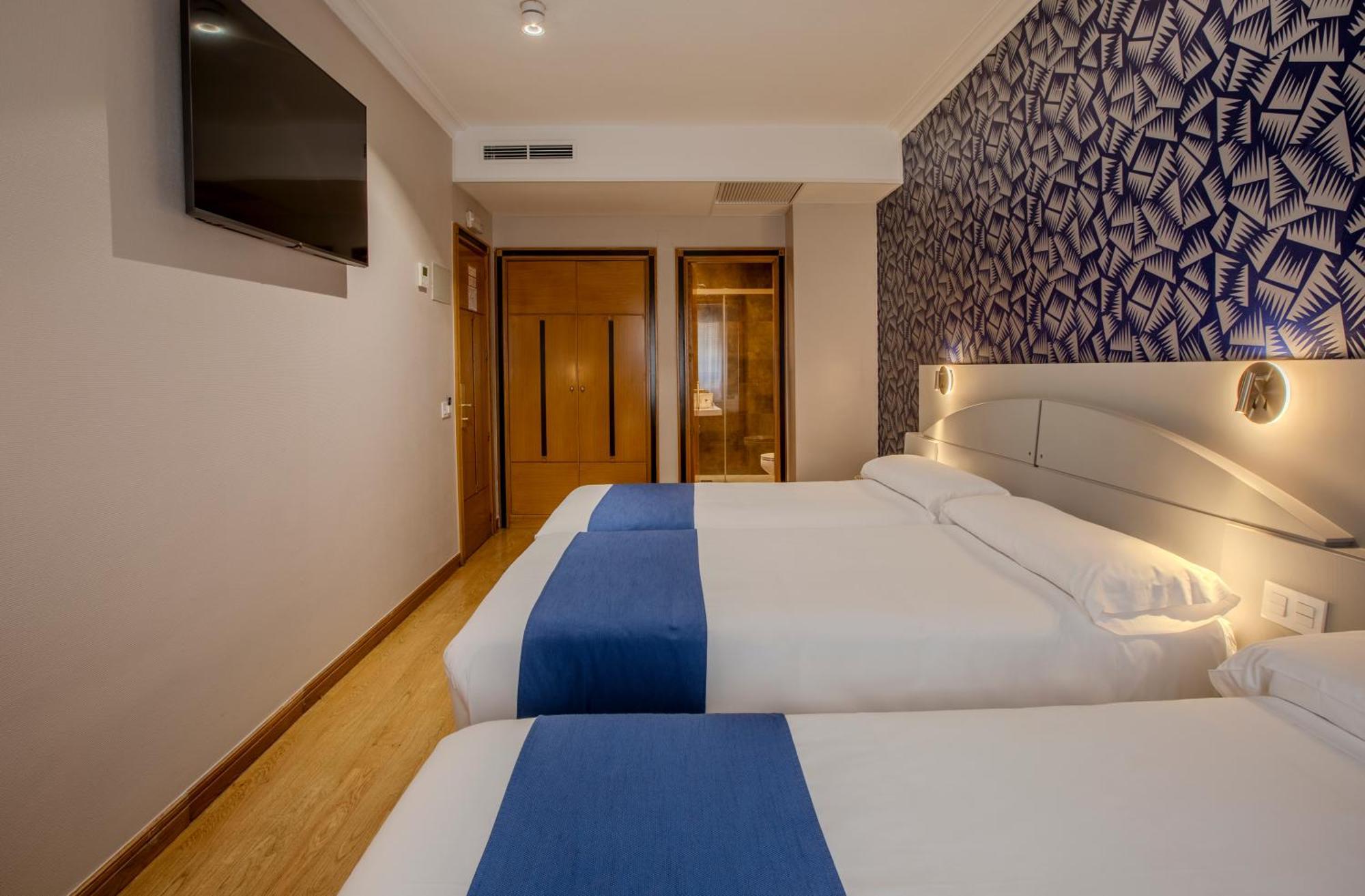 Driepersoonskamer met 3 Bedden