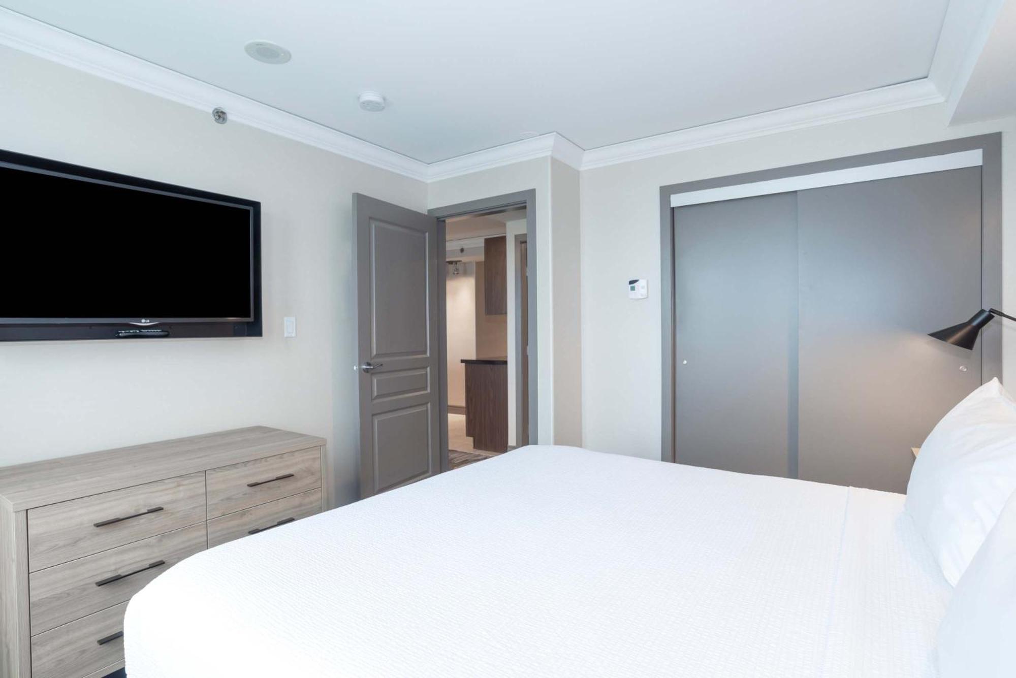 Grande Suite avec 1 Lit King-Size, Cuisine, Lave-Linge/Sèche-Linge et Balcon