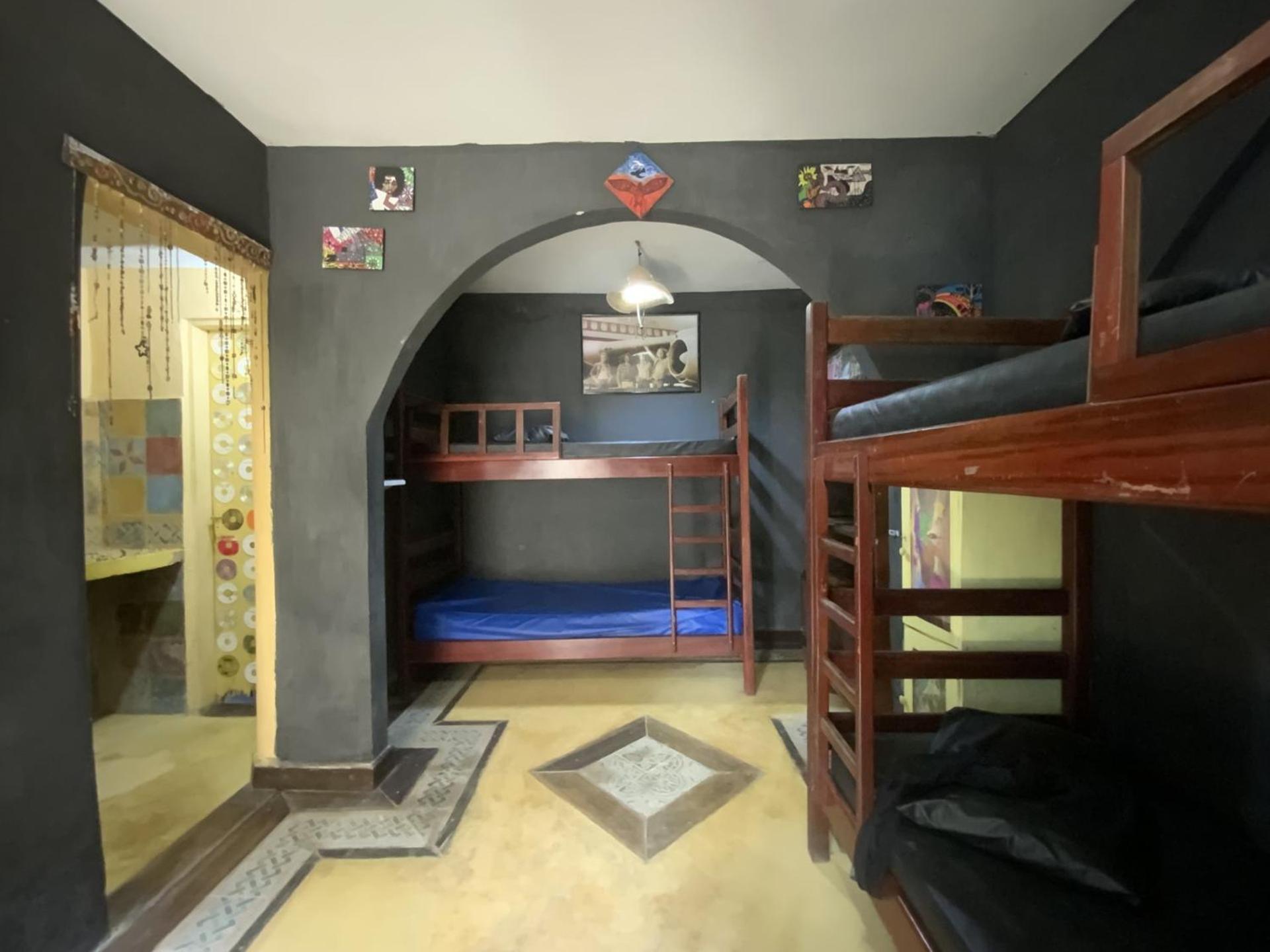Cama Individual em Dormitório Feminino