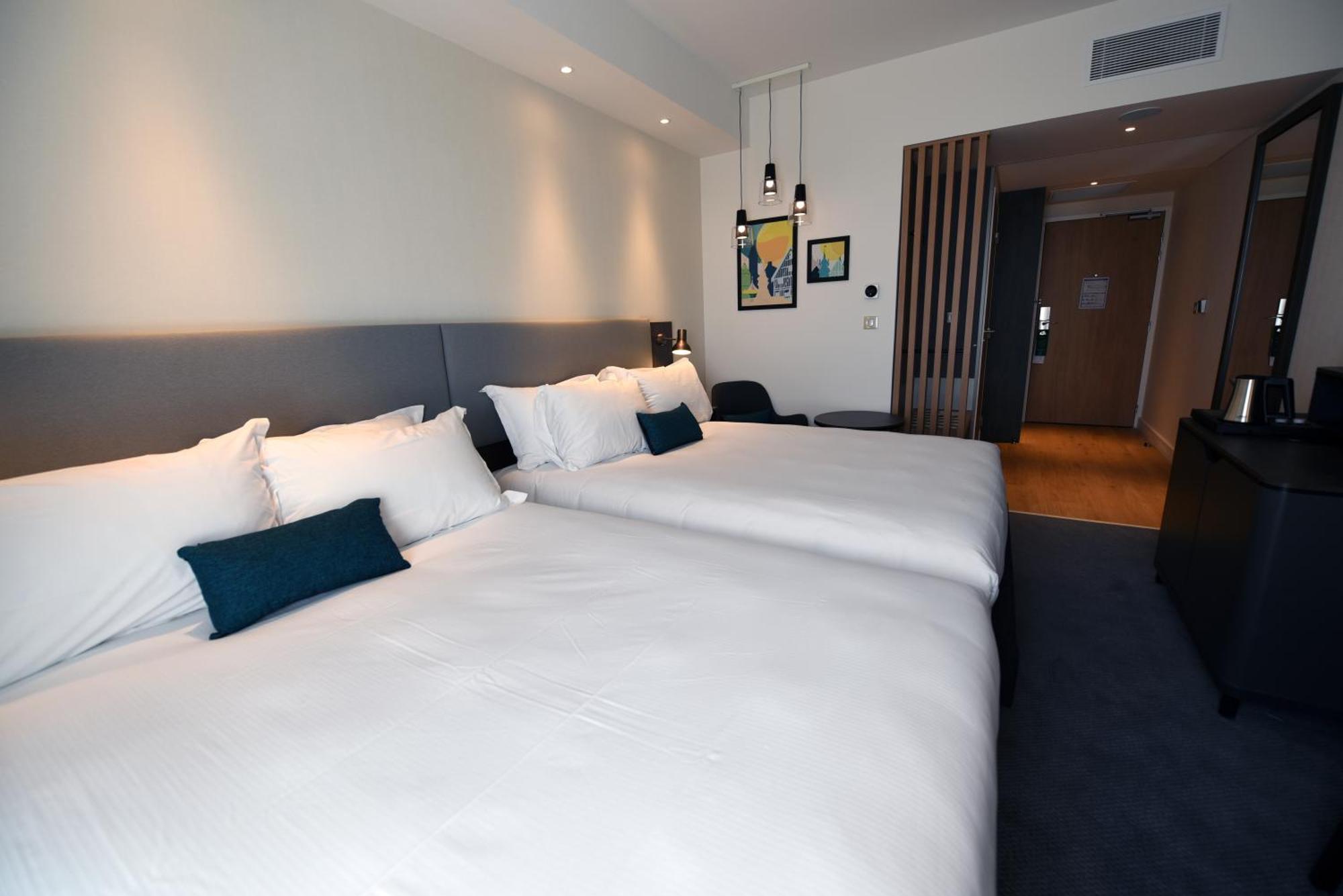 Chambre Double Standard avec 2 Lits Doubles