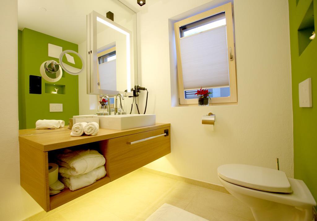 Small Double Room,1251817246:JPEG