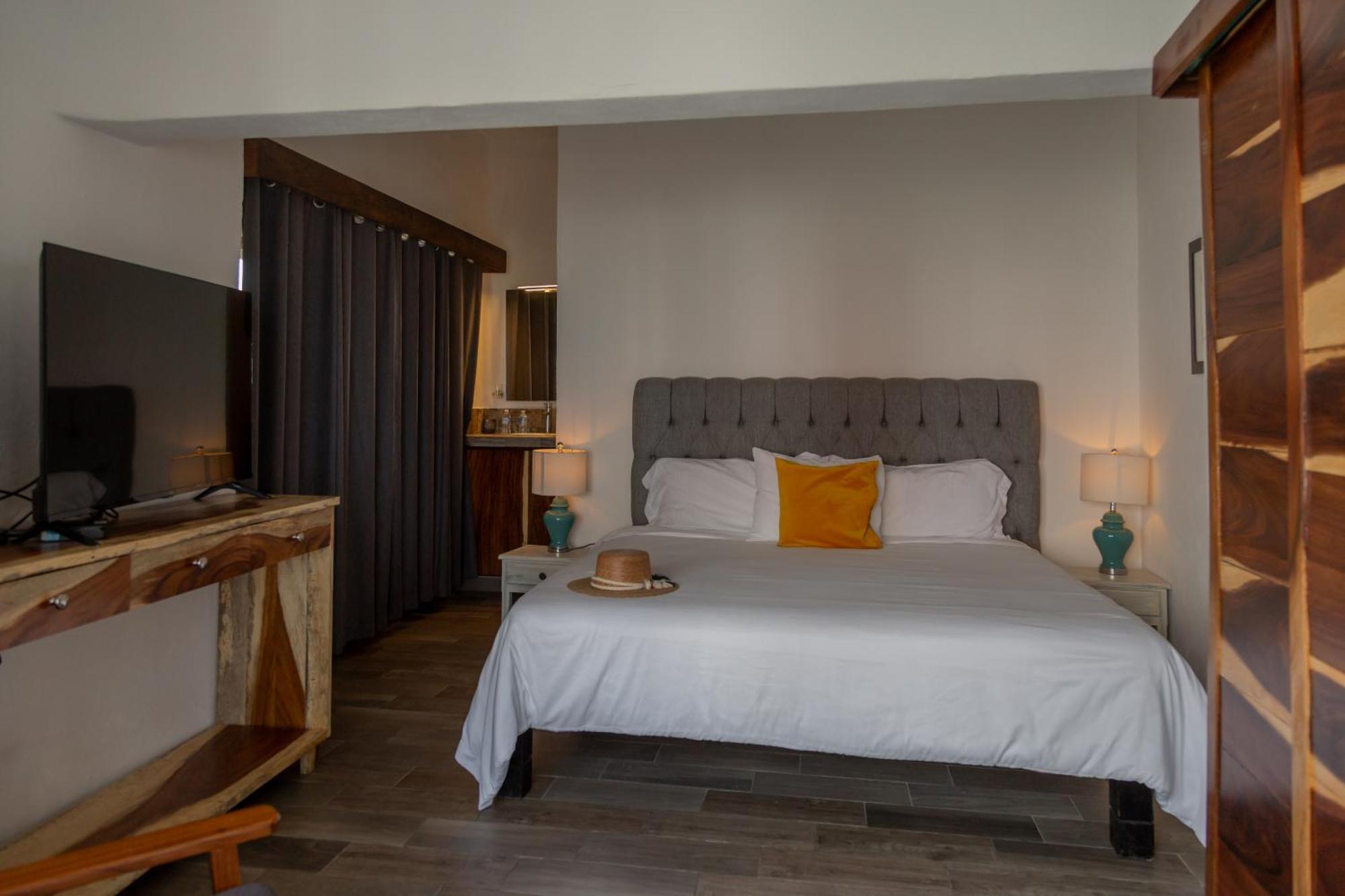 Two-Bedroom Penthouse Apartment,1608294090:JPEG