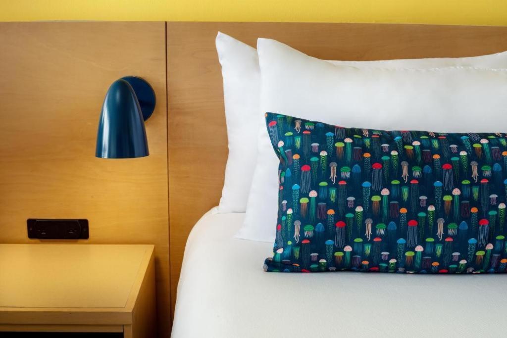 Chambre Lit King-Size - Accessible aux Personnes à Mobilité Réduite