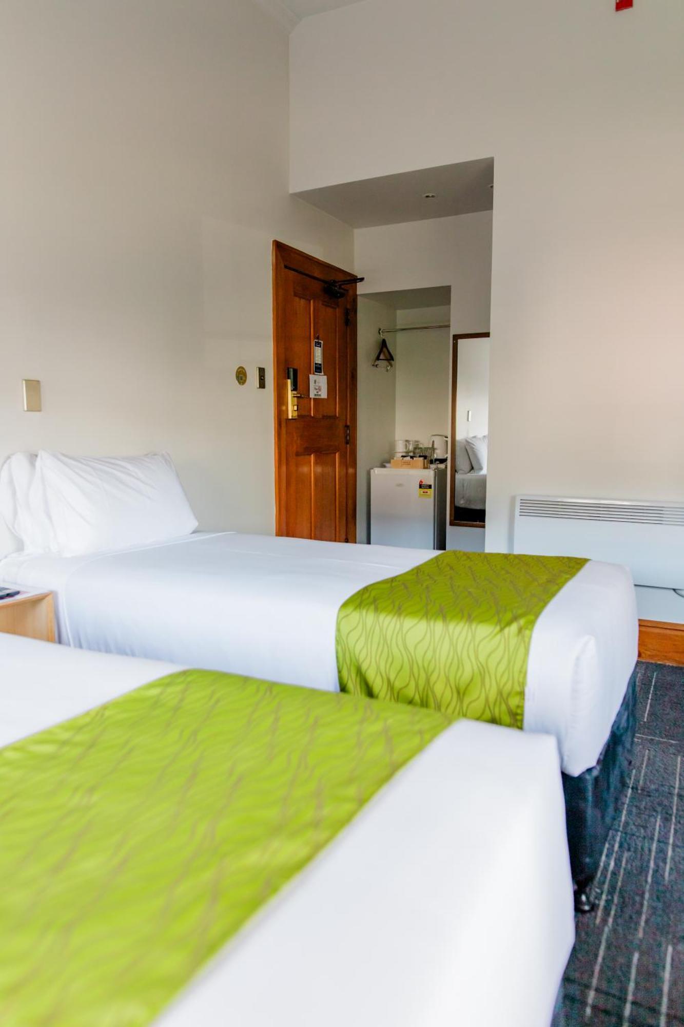 Vierpersoonskamer met Eigen Badkamer