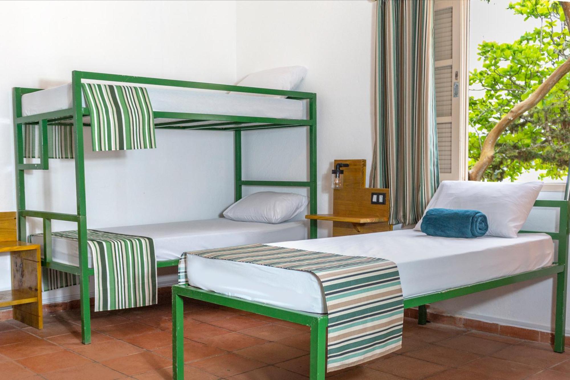 Quarto Família com Vista do Mar