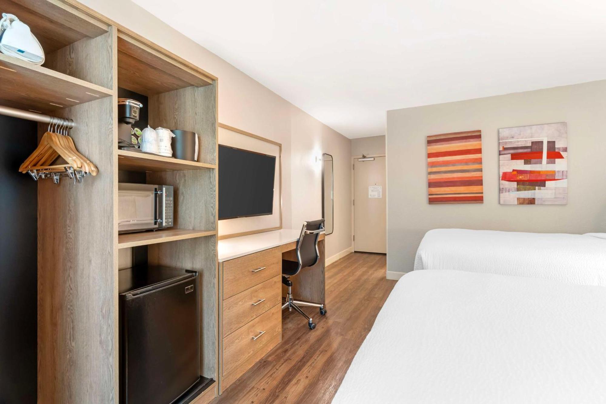 Double Room with Two Double Beds - Non-Smoking