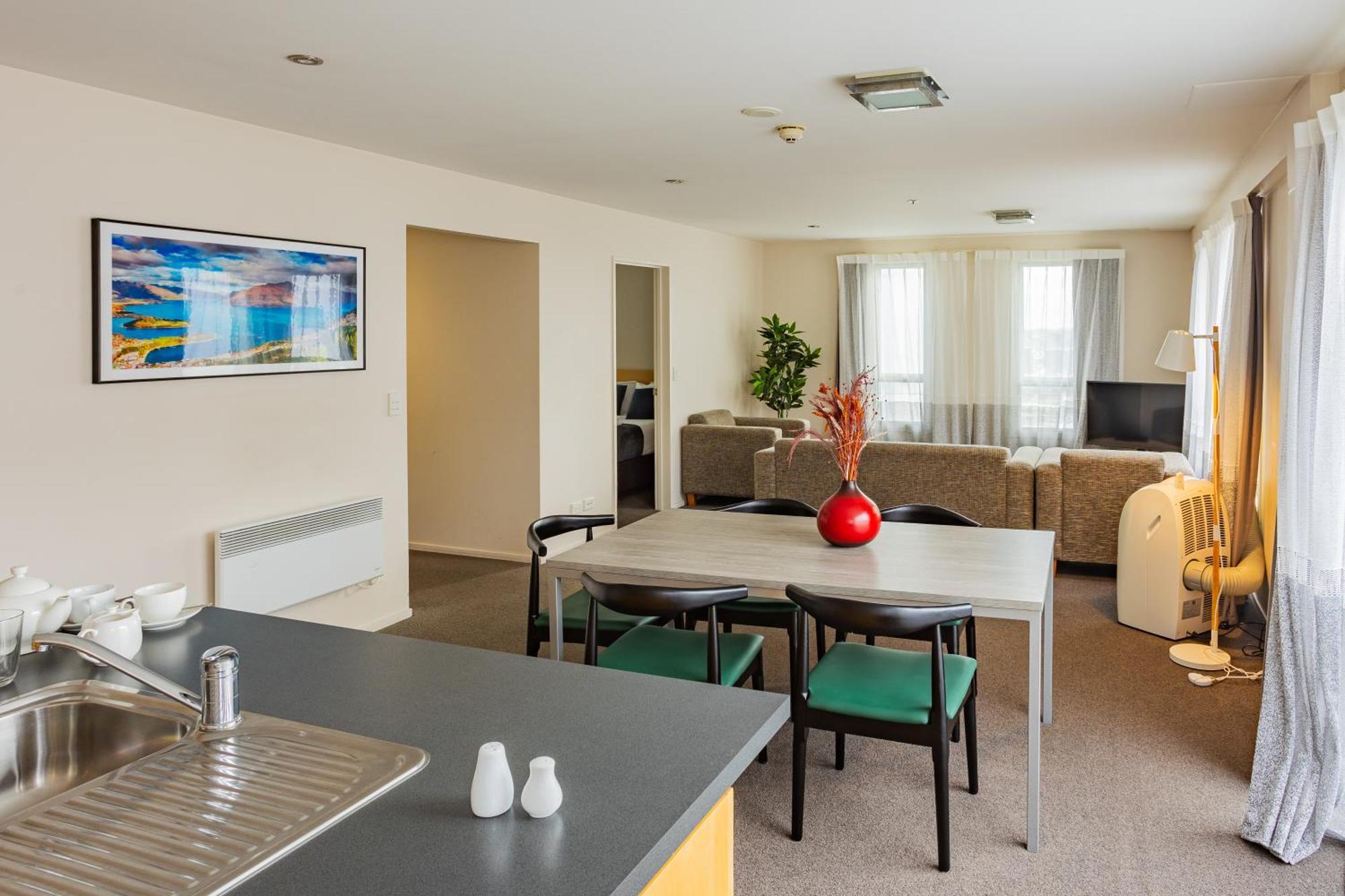 Two-Bedroom Apartment,1611070325:JPEG