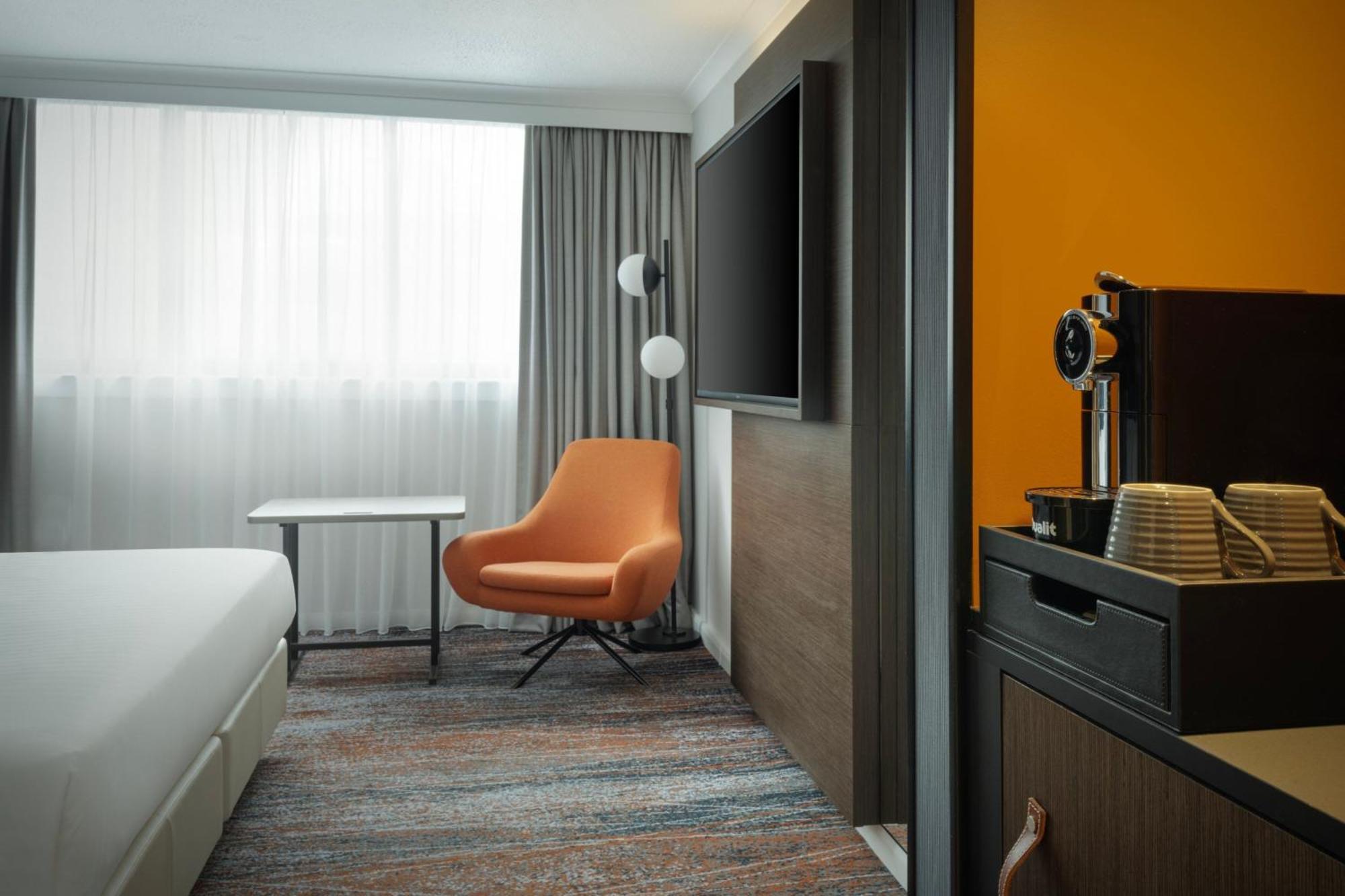 Chambre Lit King-Size Exéctive - Accès au Salon