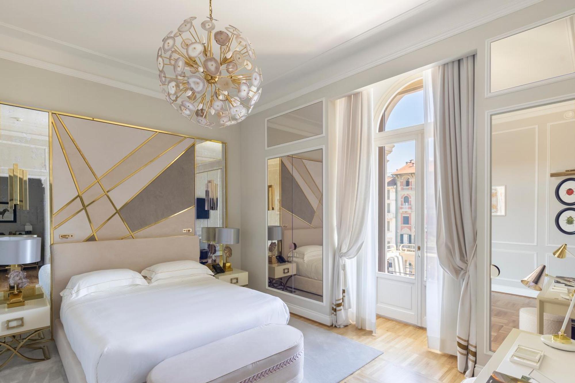 Chambre Triple de Luxe avec Vue Partielle sur la Mer