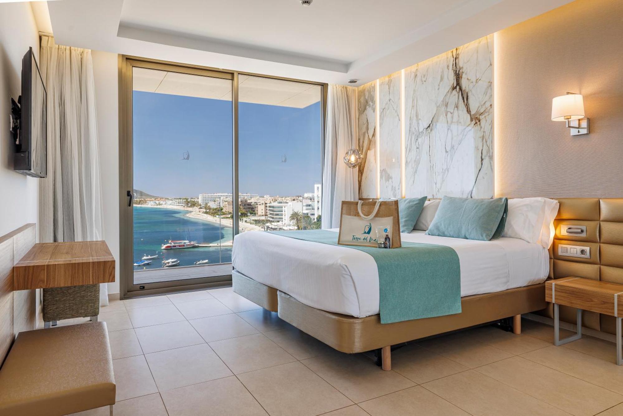 Suite Deluxe con bañera de hidromasaje y acceso gratuito al spa