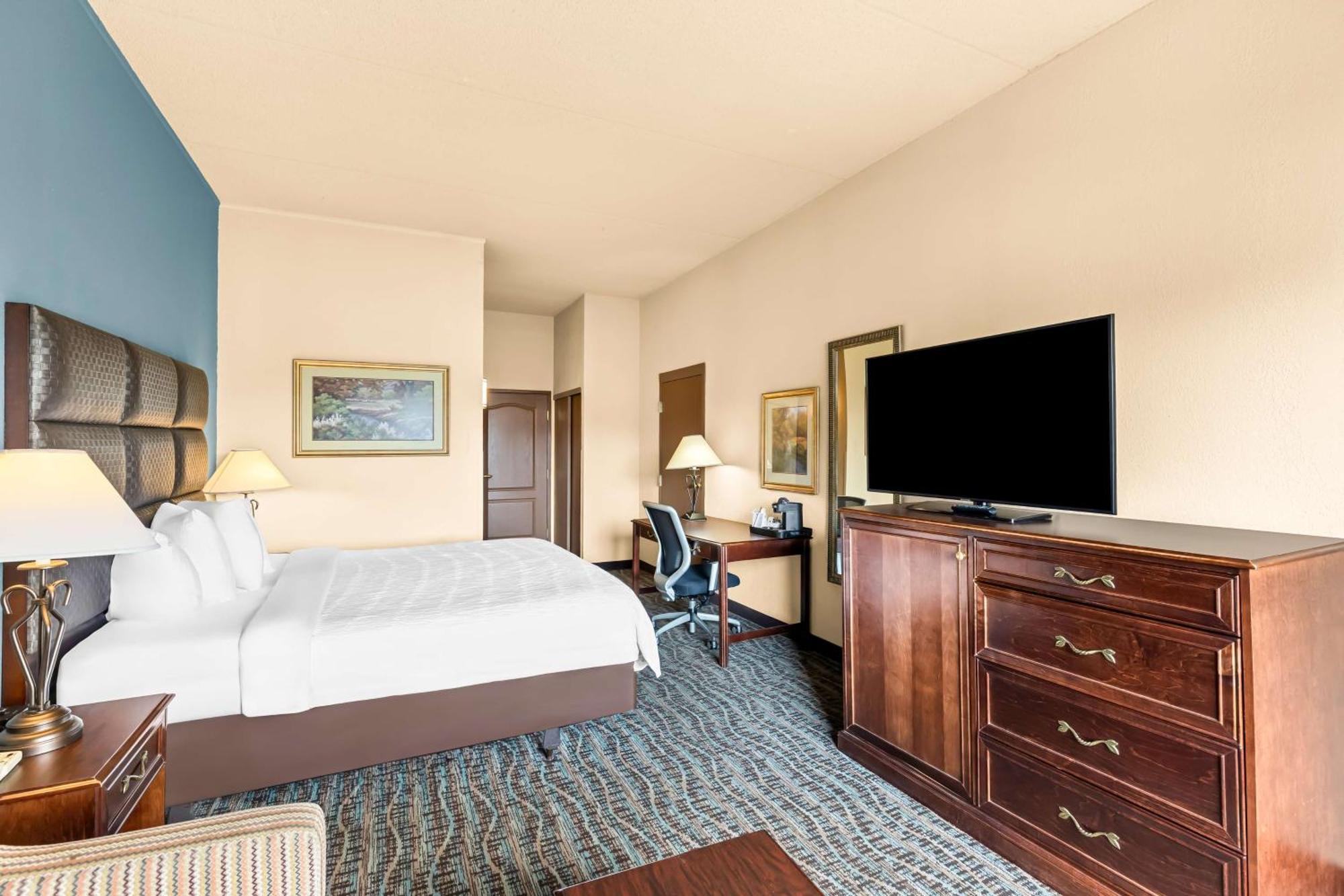 King Suite,1707758173:JPEG