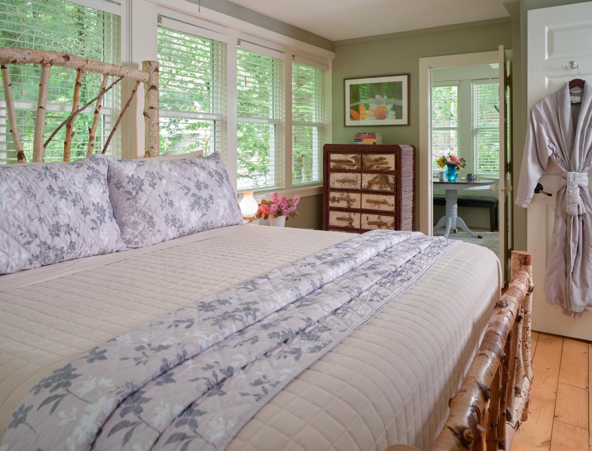 Two-Bedroom Suite with Spa Bath- White Birch