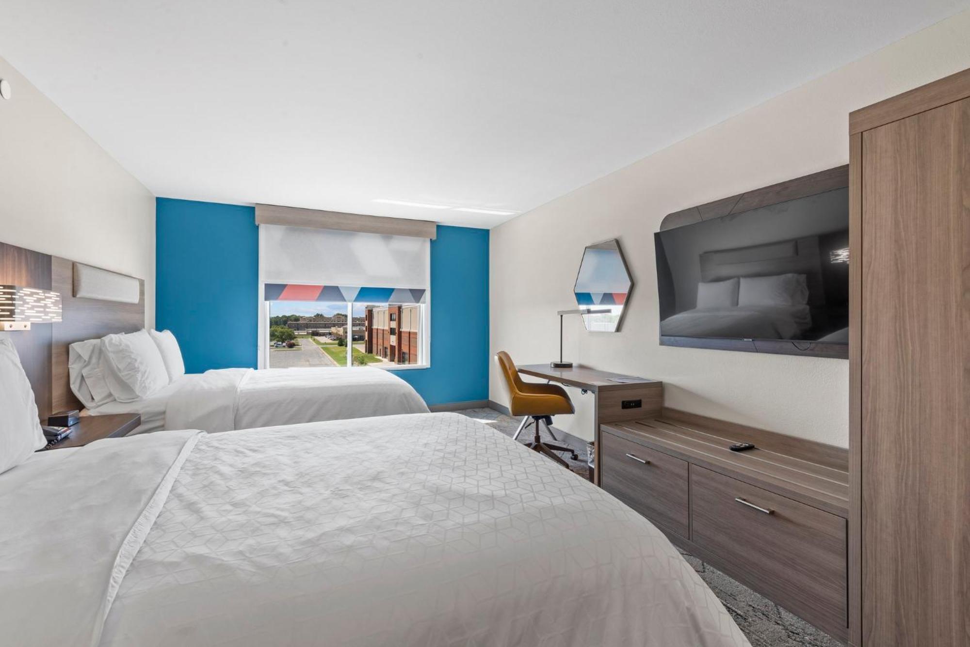 Standard Queen Room with Two Queen Beds