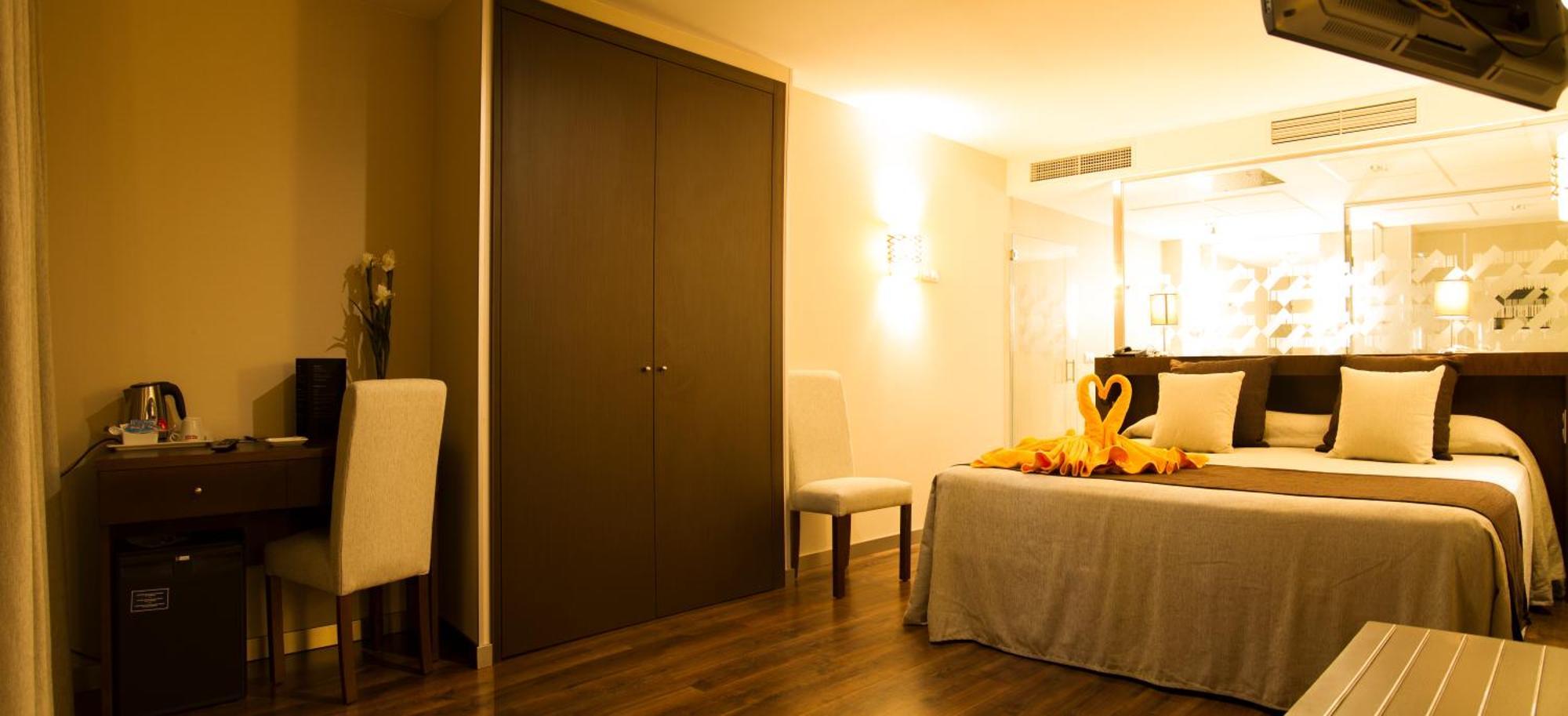 Hébergement Double Premium avec Terrasse et Bain à Remous