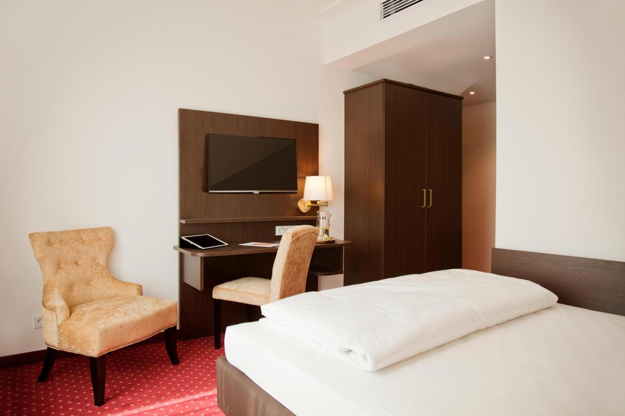 Small Double Room Balcony,1617882623:JPEG
