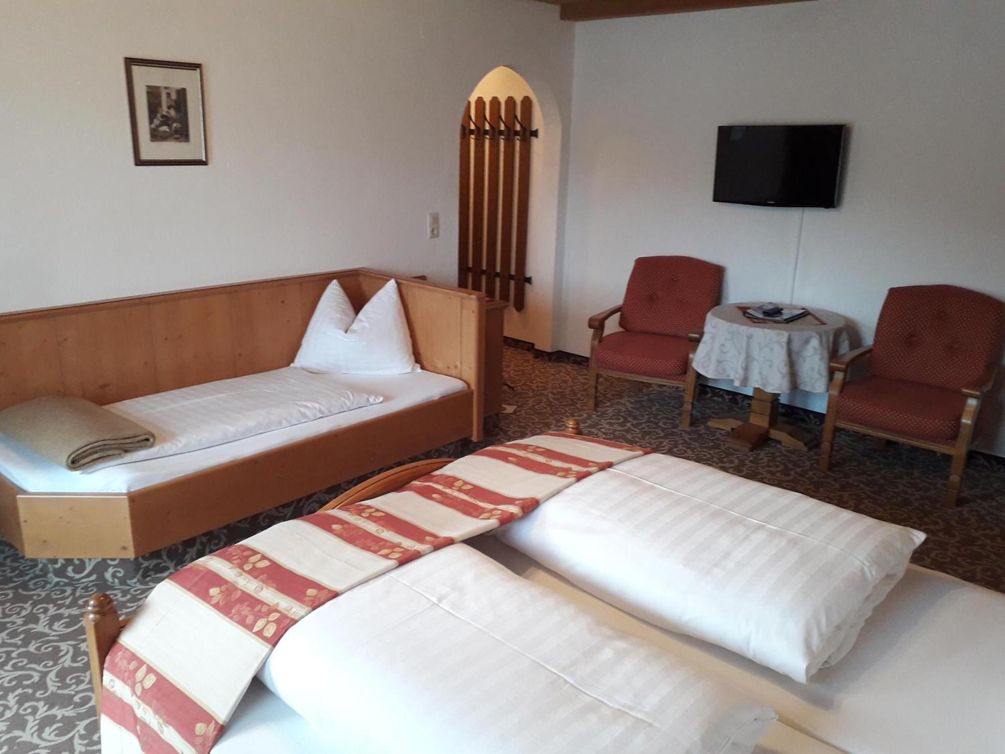 Driepersoonskamer met Badkamer