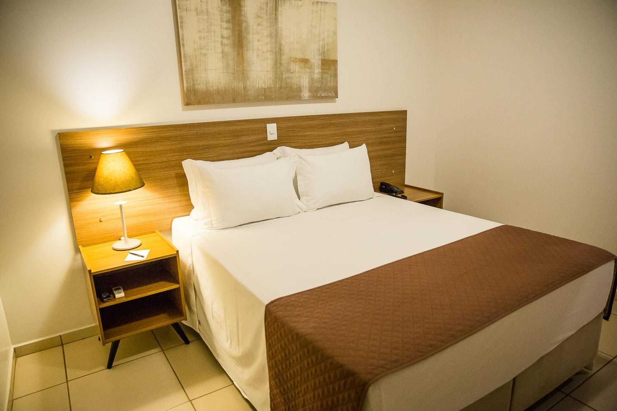 Quarto com Cama de Casal ou 2 de Solteiro