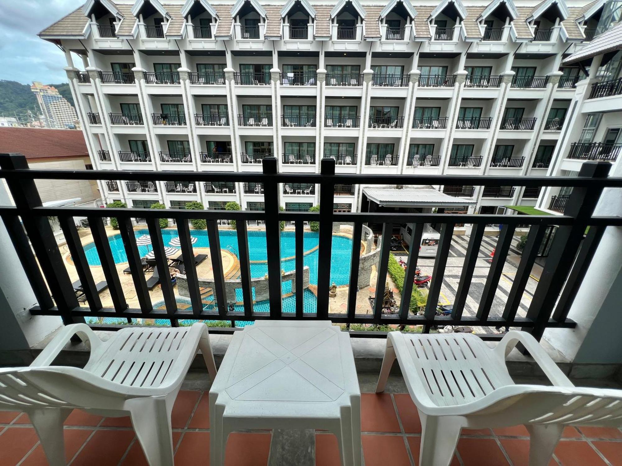 Suite 4 Pax