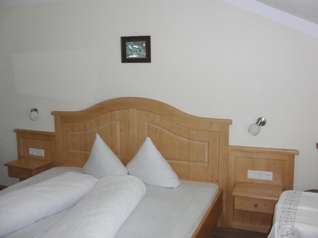Doppelzimmer mit eigenem Bad - Nebengebäude