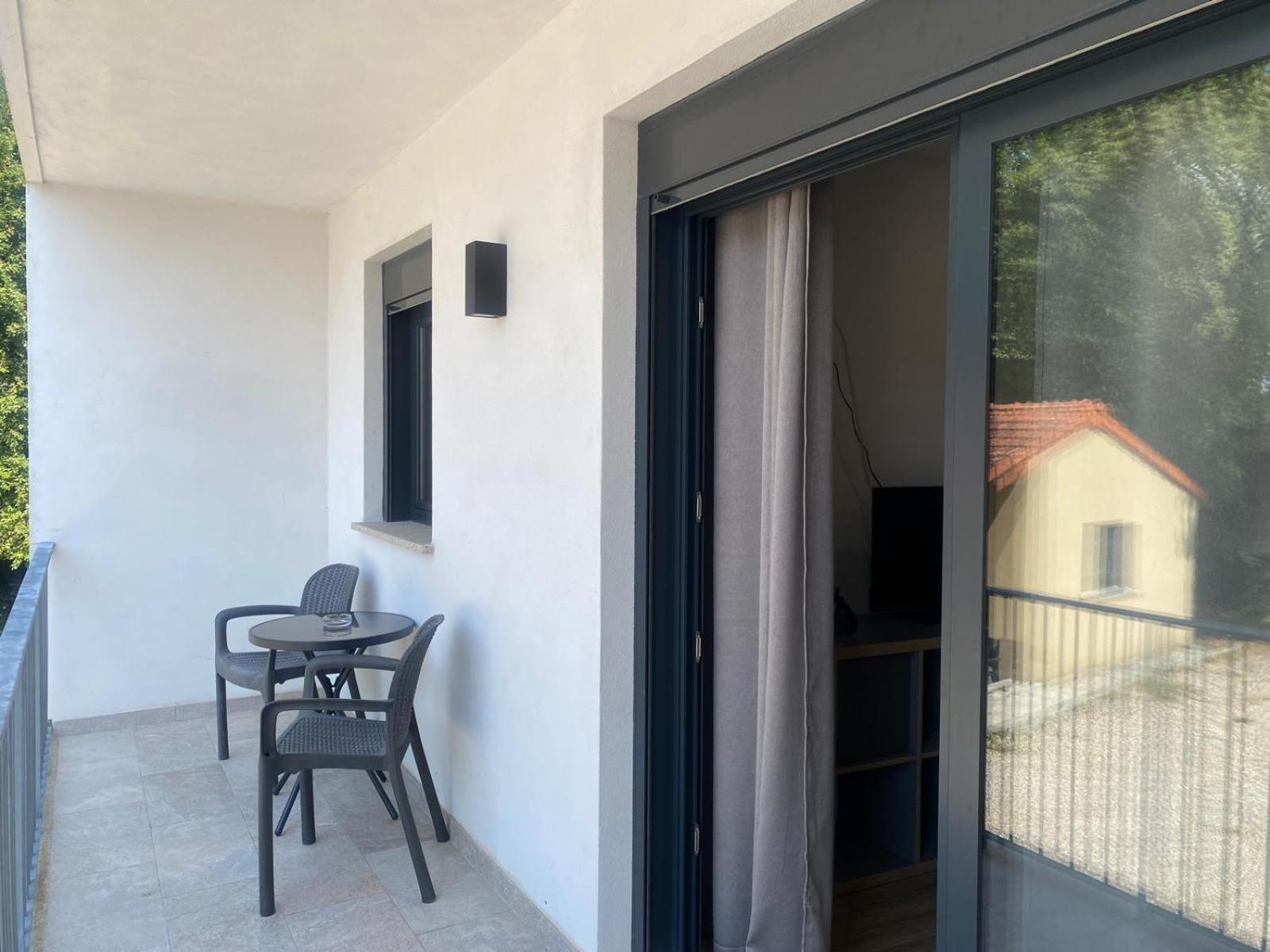 Apartamento com 1 Quarto e Vista Jardim