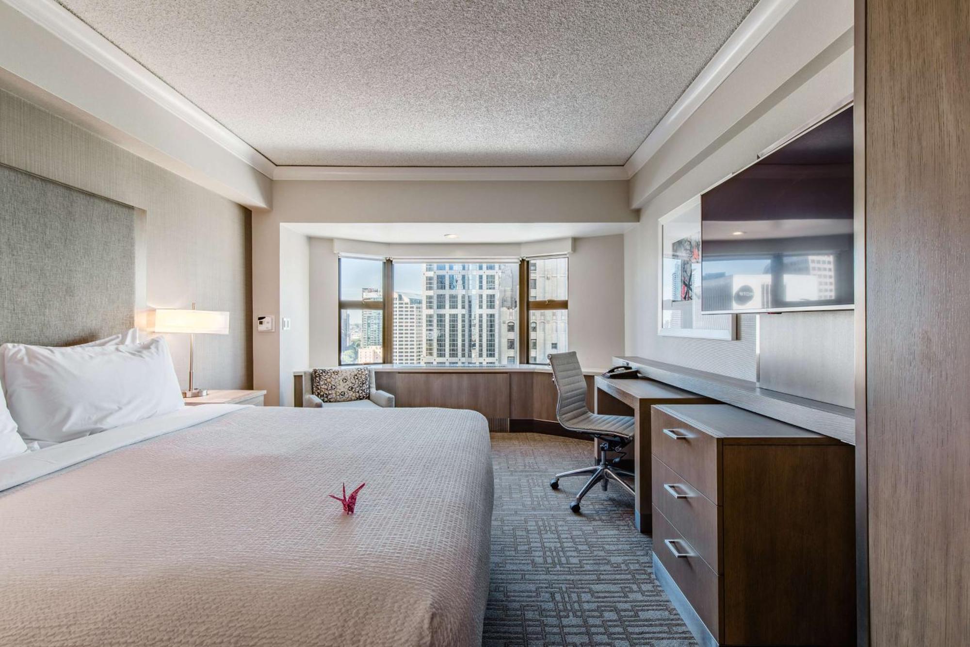 Chambre Lit King-Size - Accessible aux Personnes à Mobilité Réduite
