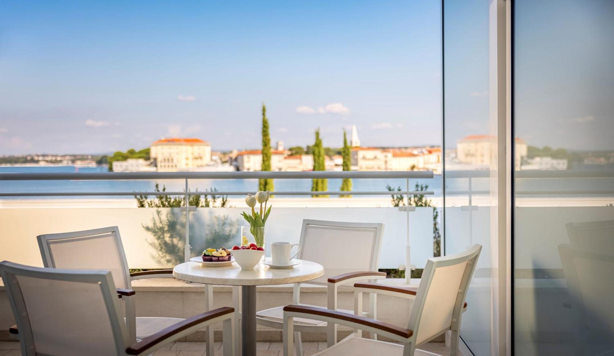 Zimmer mit Meerblick (für 2+2 Personen) – Hotel
