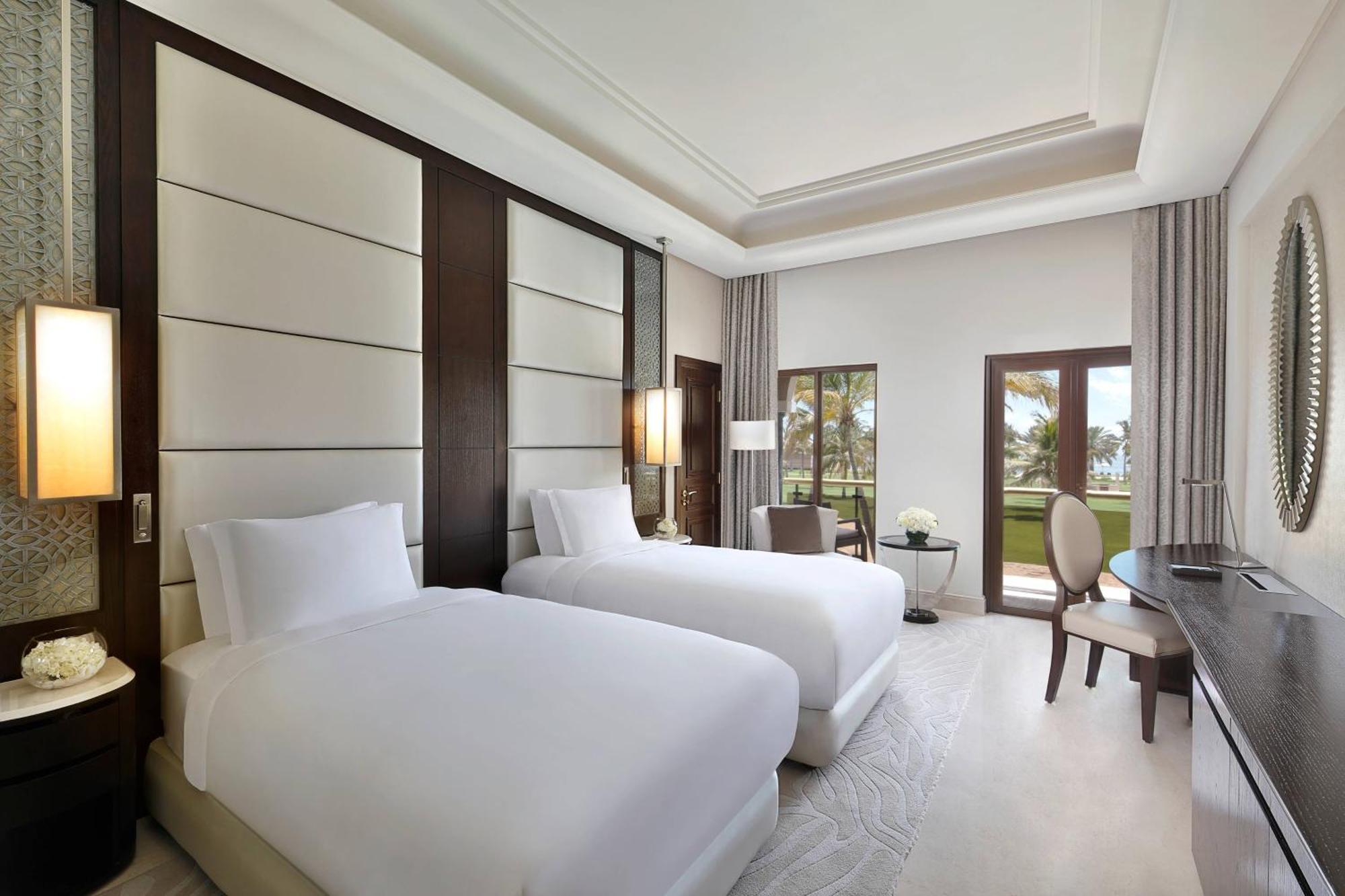 Deluxe Pool View, Guest room, 2 Twin/Single Bed(s), Balcony