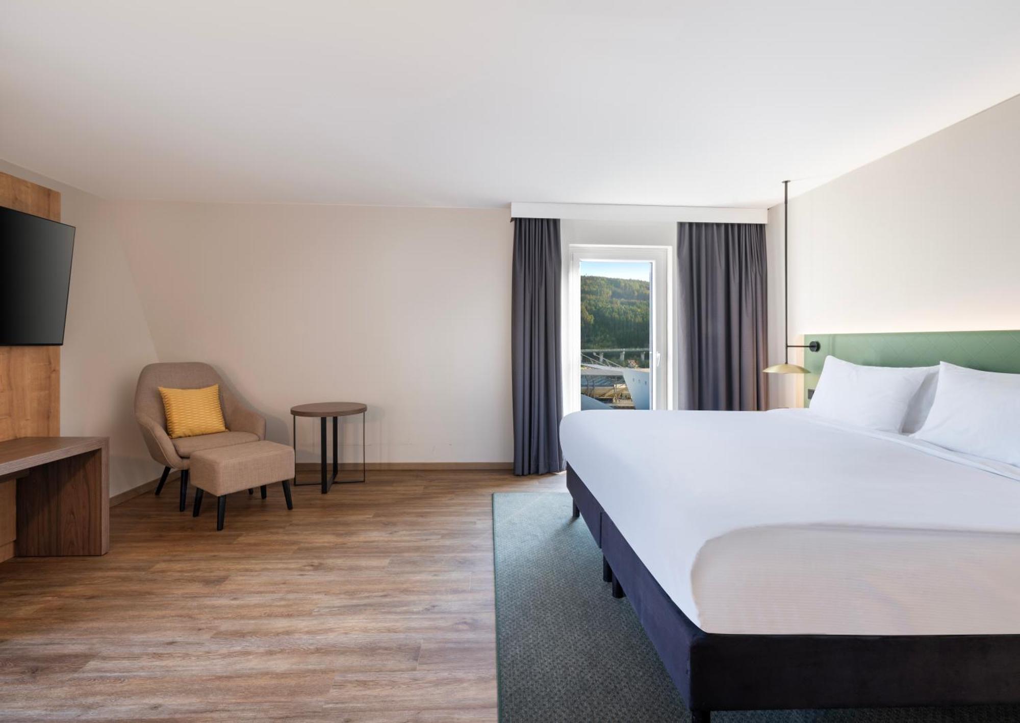 Deluxe Eckzimmer mit Kingsize-Bett