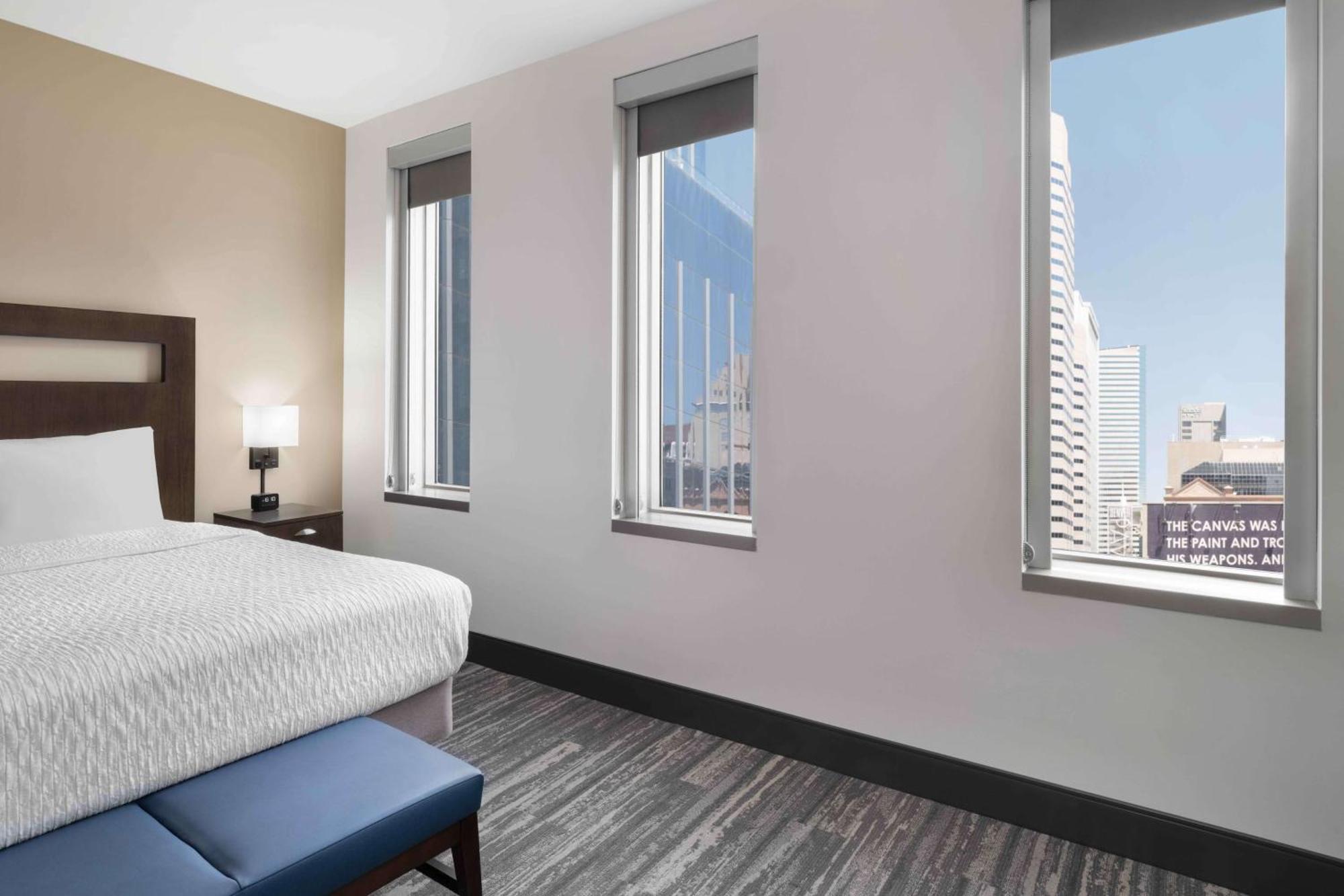 Queen Studio Suite with City View - Non-Smoking