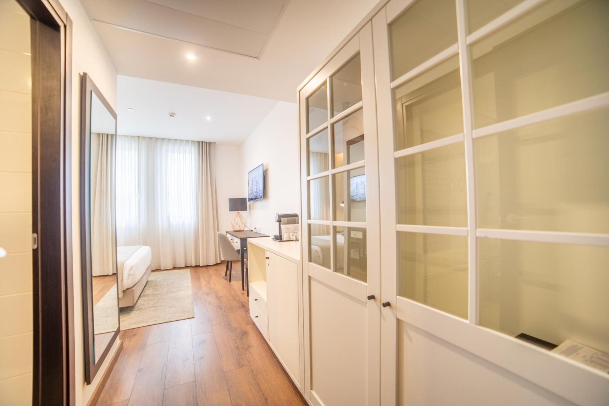 Quarto com 2 Camas de Solteiro