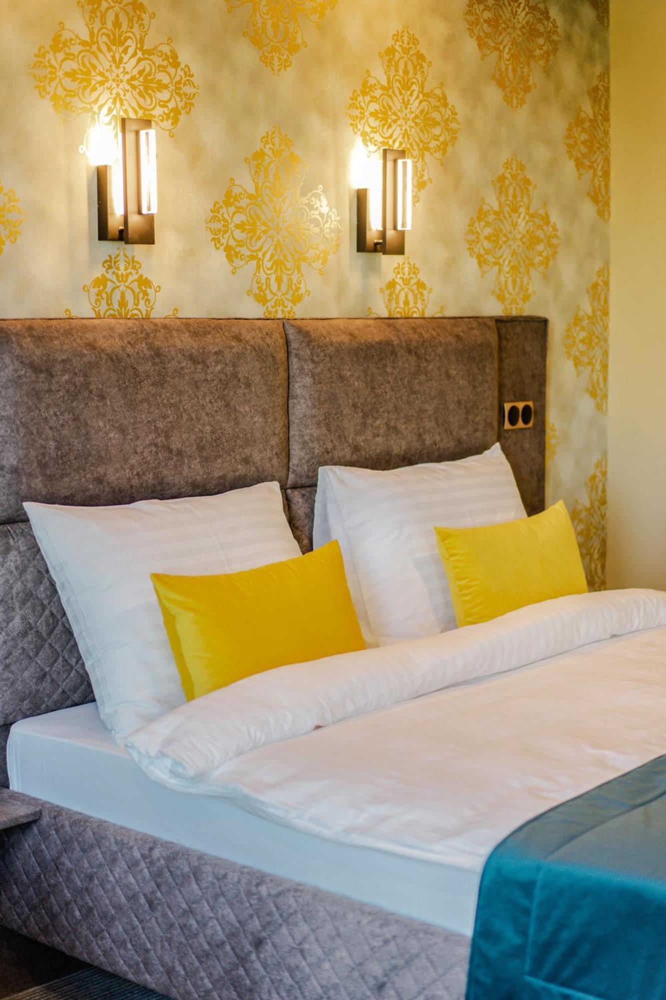 Doppelzimmer mit Balkon (2 Erwachsene + 1 Kind)