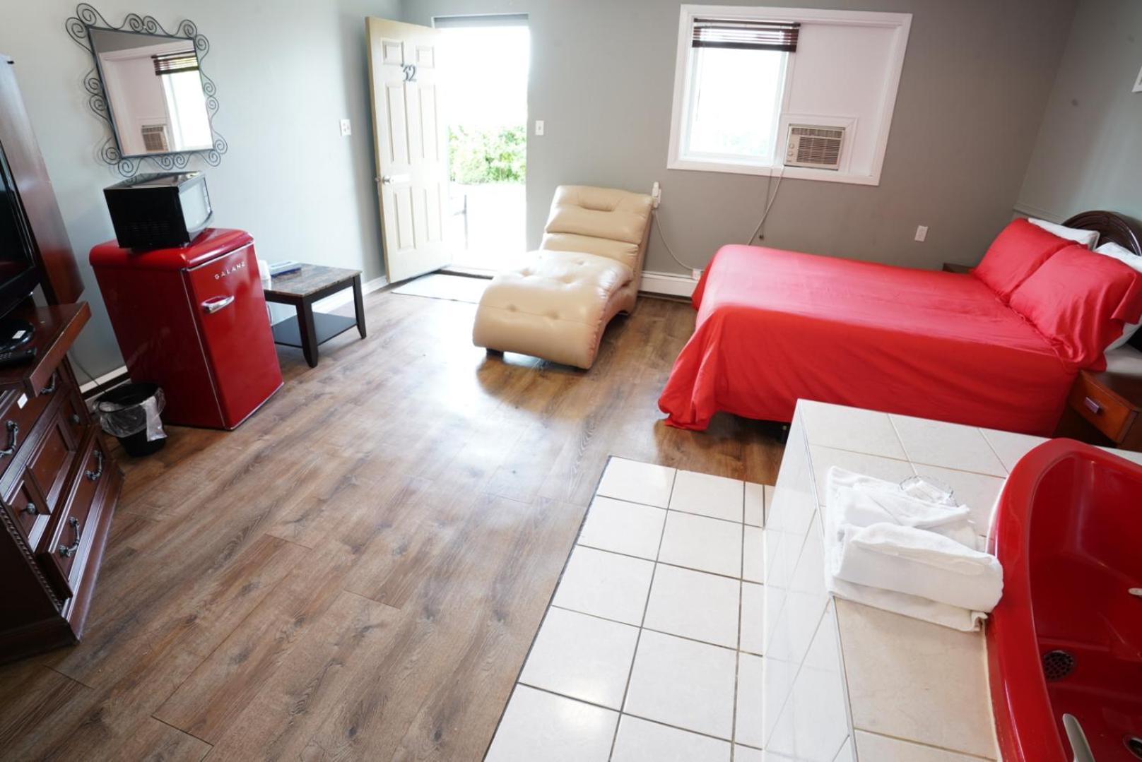Queen Room with Spa Bath
