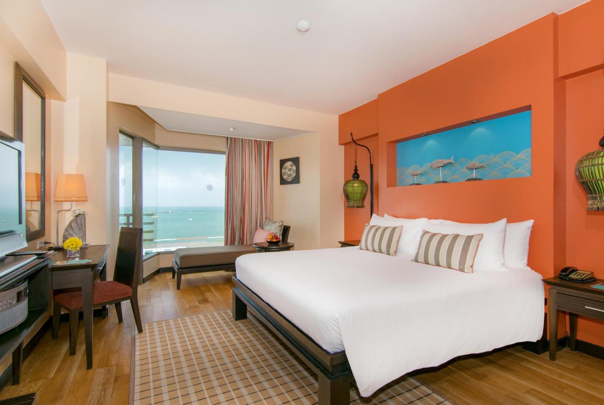 Deluxe Sea View King Bed