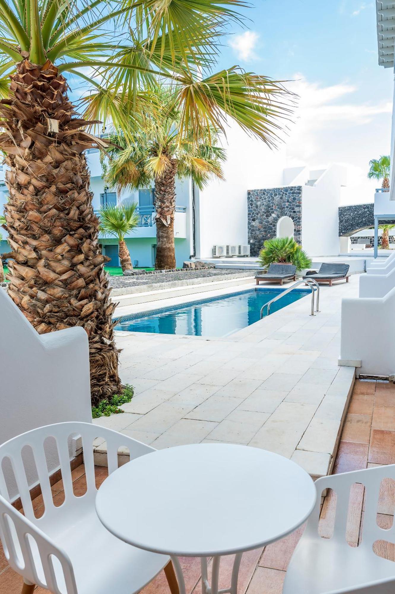 Camera con Piscina in Comune