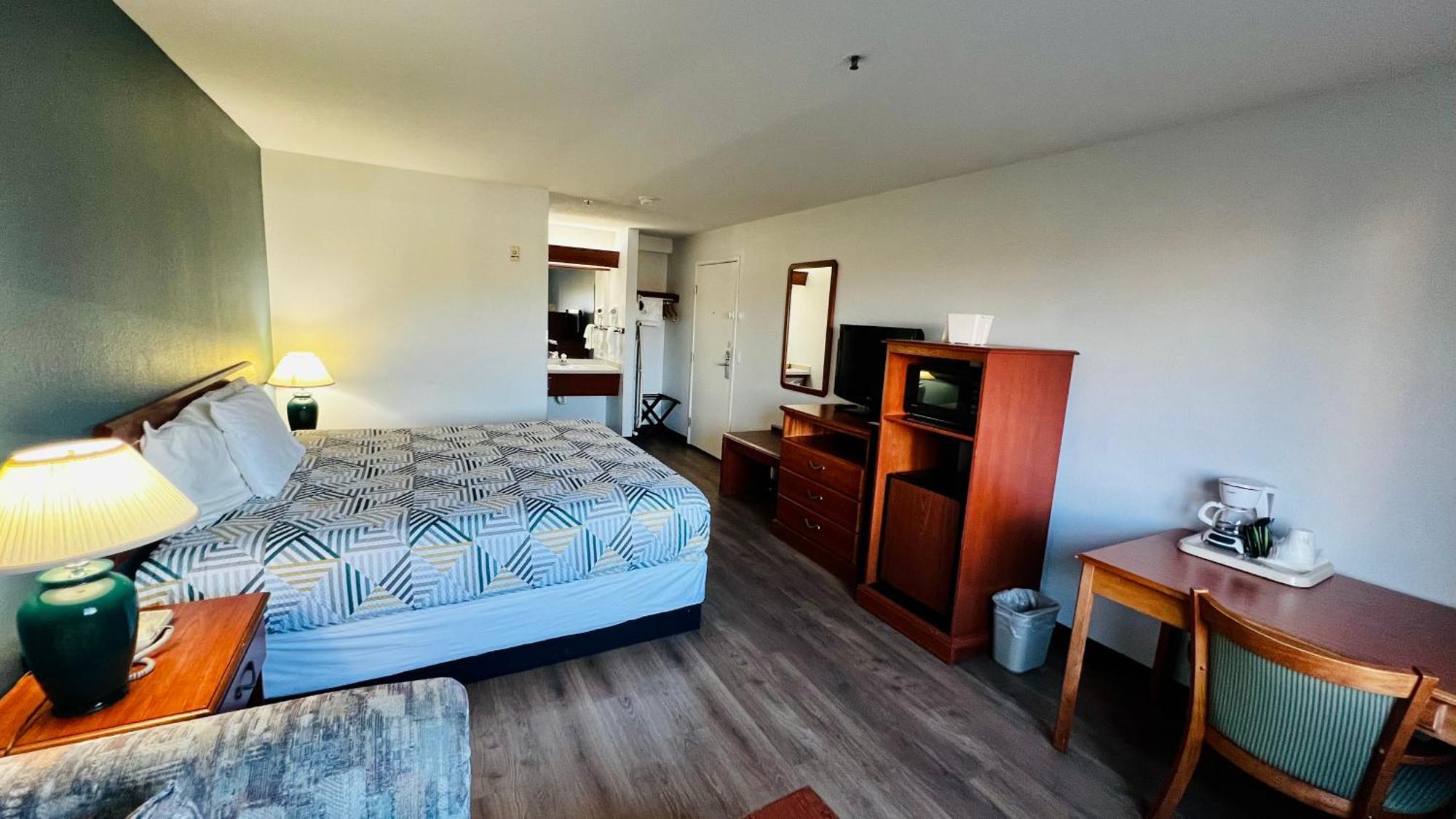 Habitación con cama extragrande para personas de movilidad reducida/no fumadores