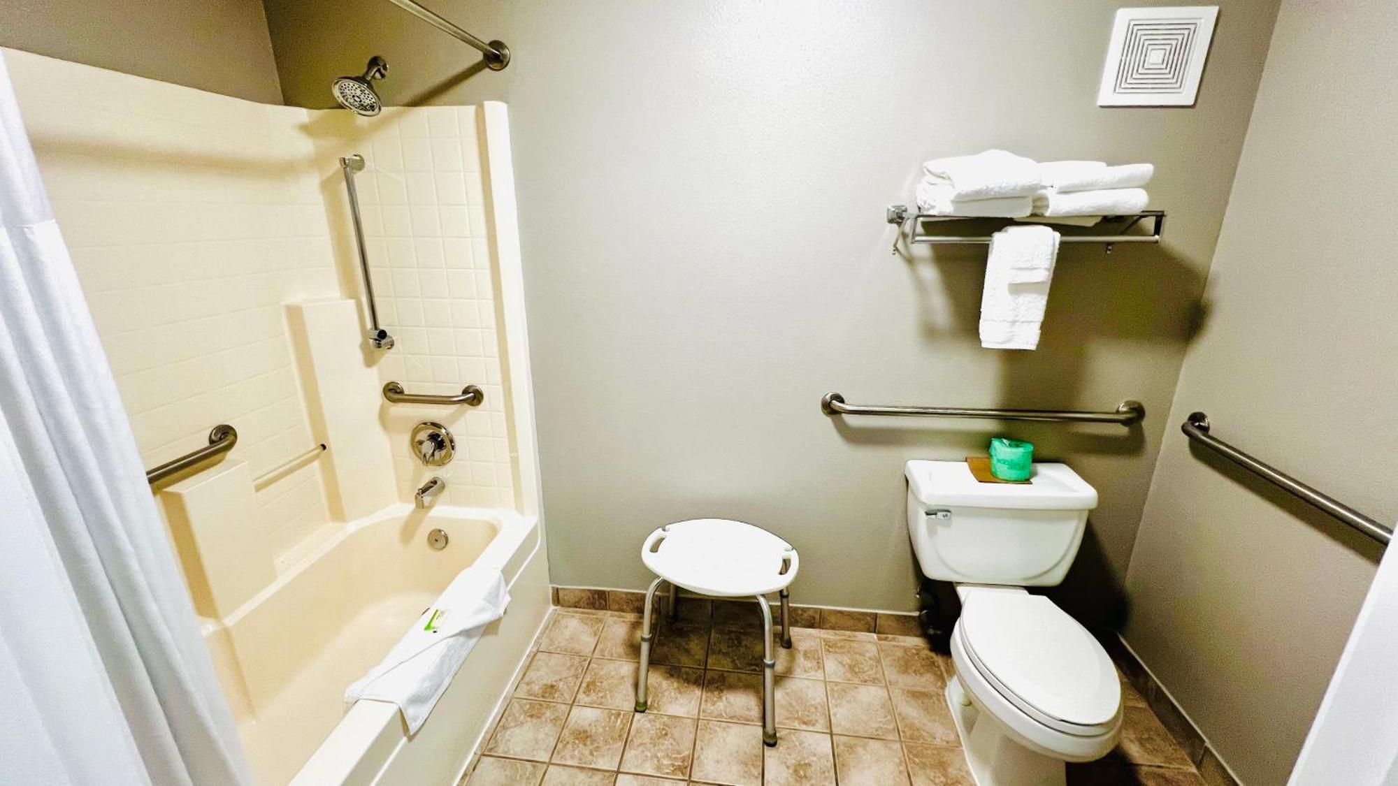 Habitación con 2 camas grandes - adaptada para personas de movilidad reducida - para no fumadores