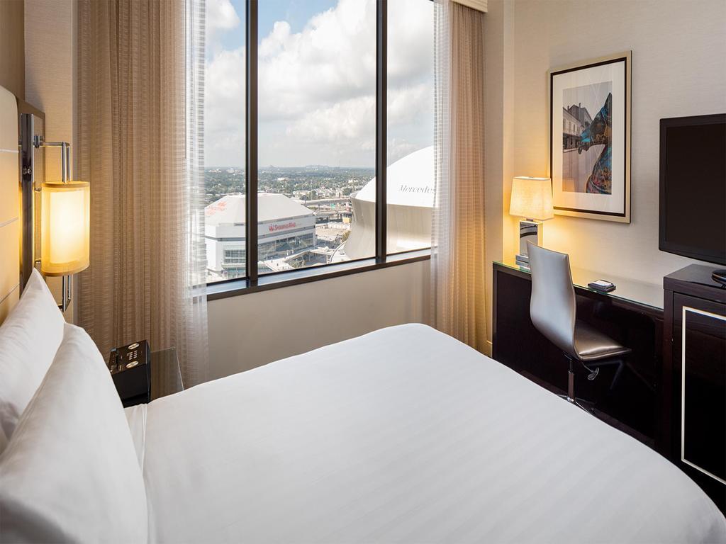 Quarto Queen com 2 Camas Queen-size e Vista da Cidade