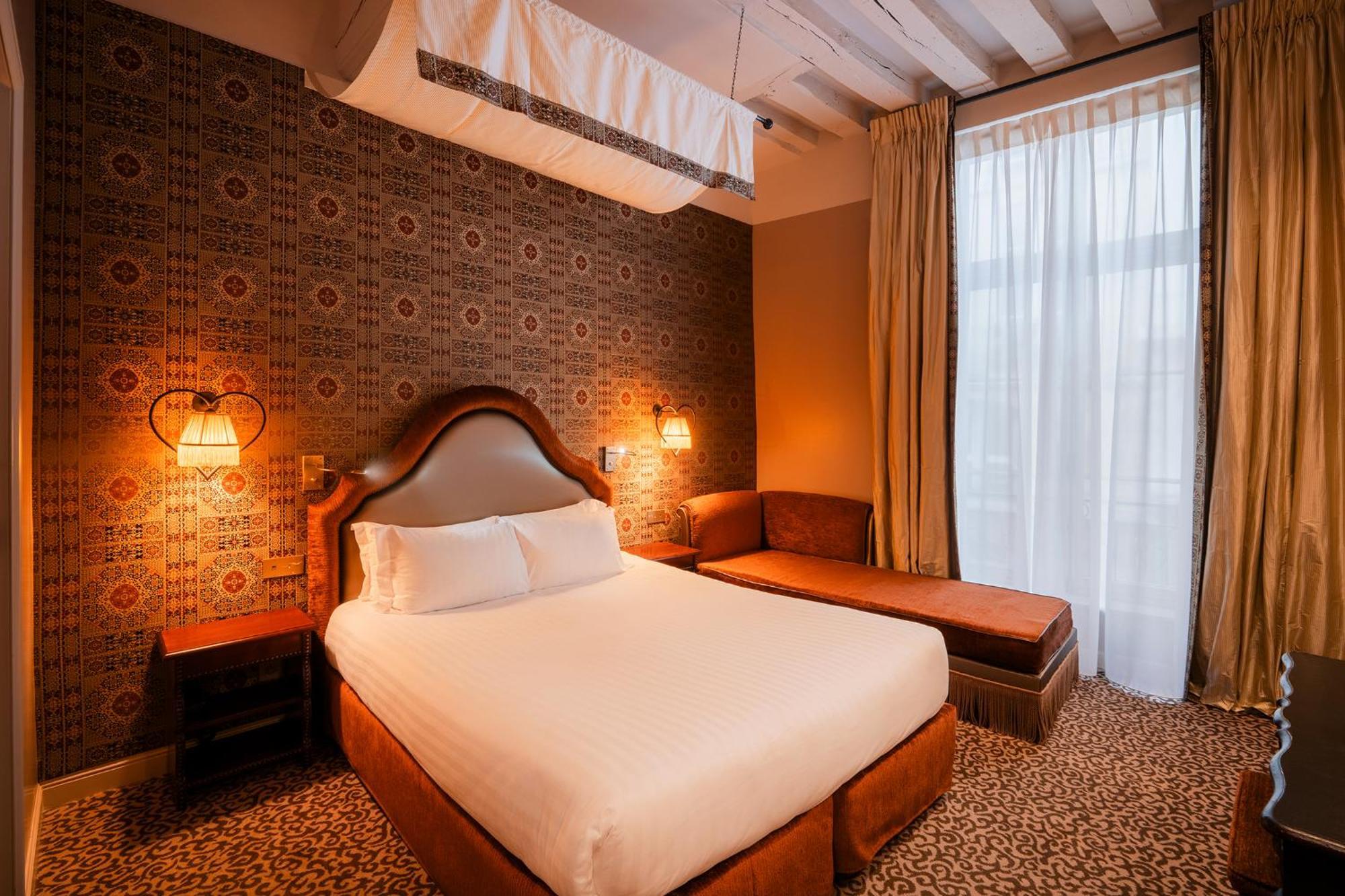 Family Deluxe Room for 6 people