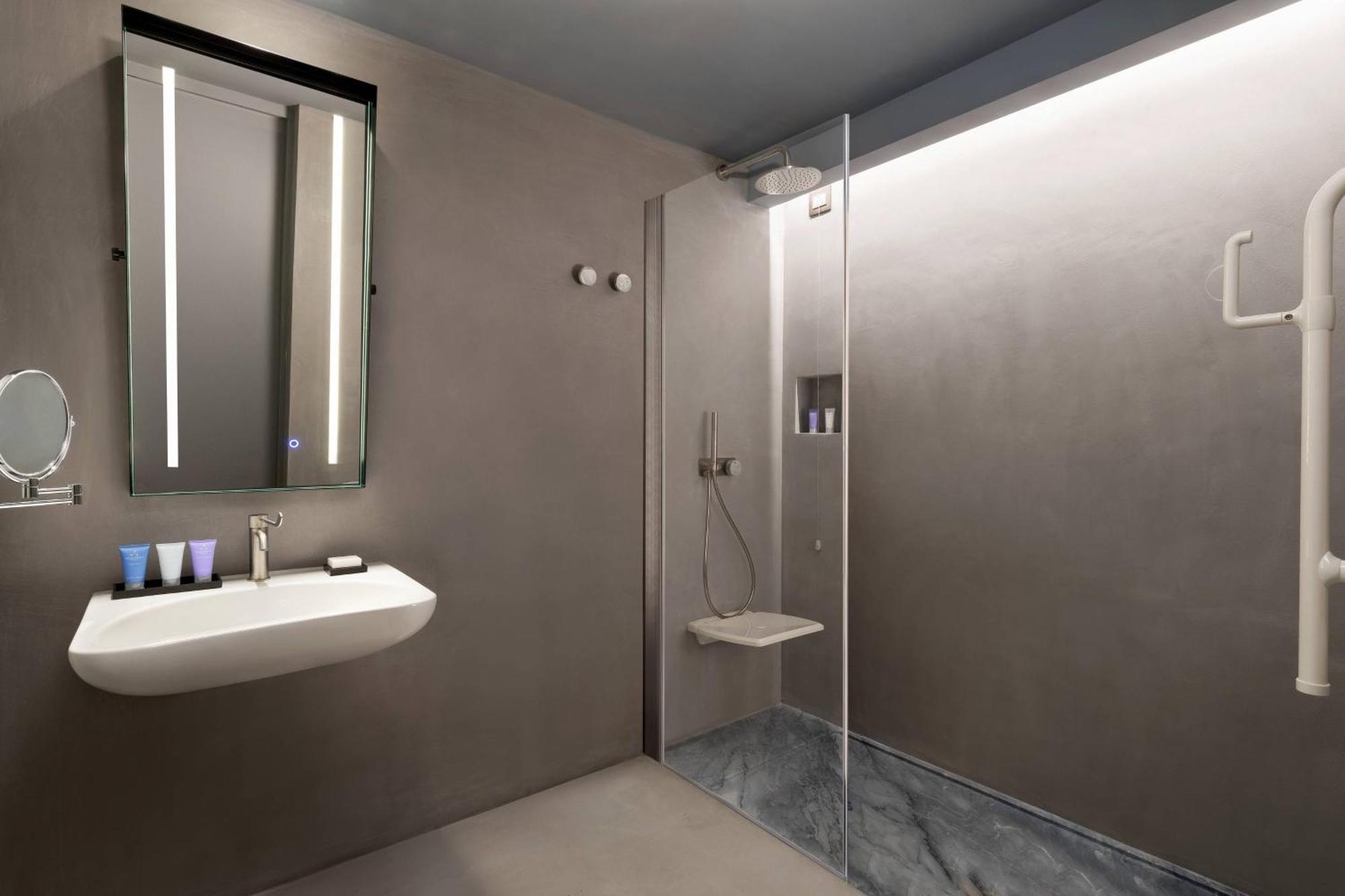 Adagio Guest room 1 King,1631543628:JPEG